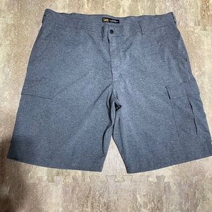 NWOT mens shorts Lee 42